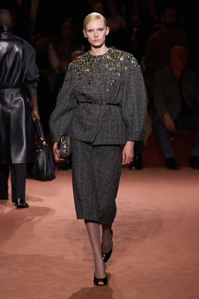 Look 23